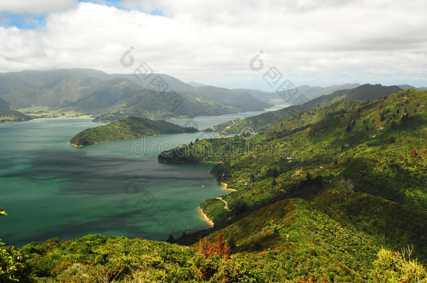 山巅风景优美的夏洛特皇后之声