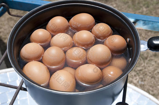 一锅开水煮鸡蛋
