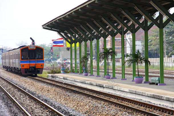 火车头到达泰国火车站。