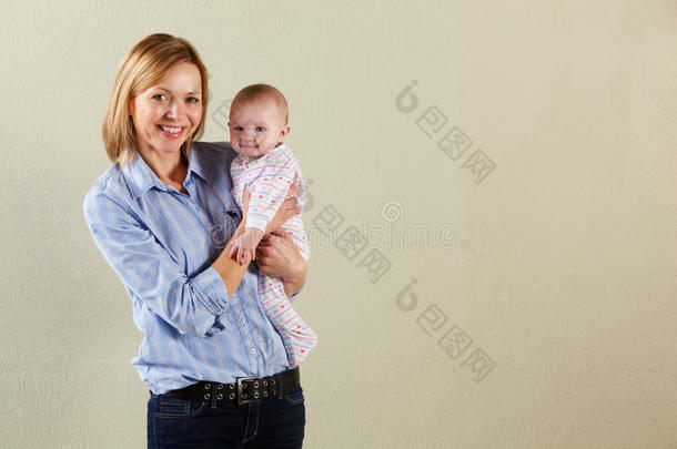快乐妈妈和宝宝的摄影棚