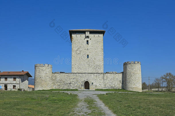 门多萨防御塔（十三世纪）