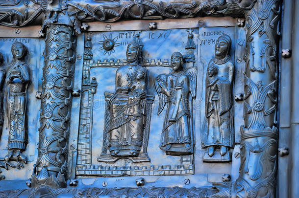 著名的青铜西大门圣索菲亚维利基诺夫哥罗德大教堂