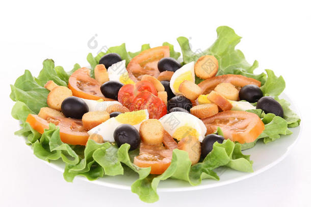 生菜、西红柿、鸡蛋和橄榄