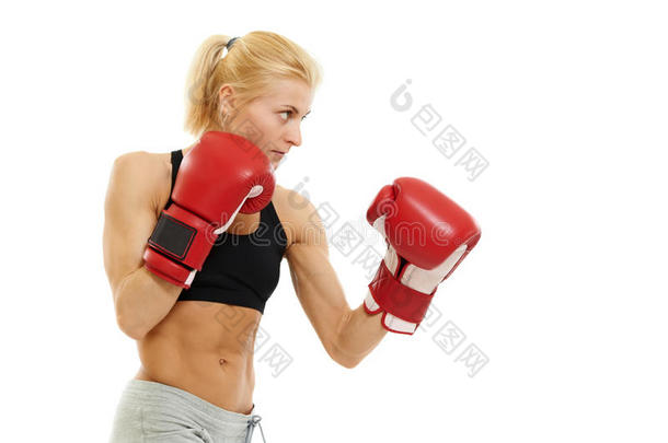 戴红色拳击手套的拳击女运动员