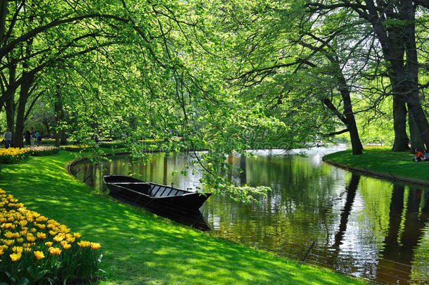 keukenhof<strong>公园河边</strong>的船