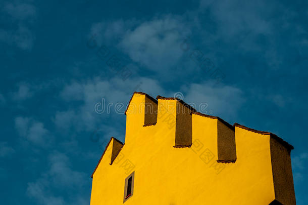黄色山墙