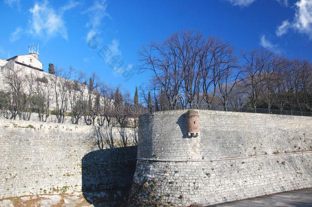中世纪城堡的布雷西亚城墙