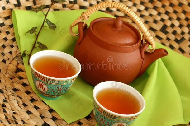 陶<strong>制茶</strong>壶和茶杯