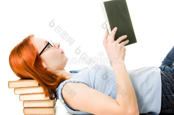 红发少女读书