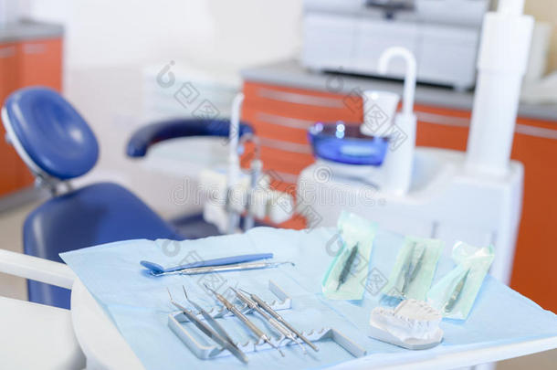 口腔门诊中的台式牙科工具