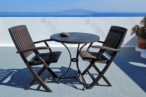 希腊圣托里尼的桌椅