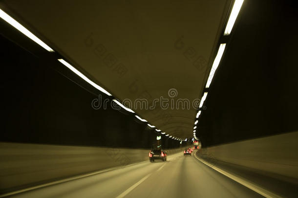 隧道交通