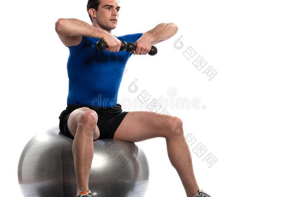 男子健身球健身姿势力量训练