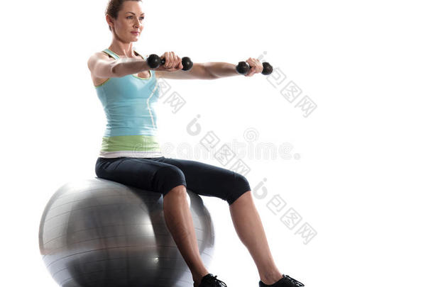 女子健身球锻炼姿<strong>势力</strong>量训练