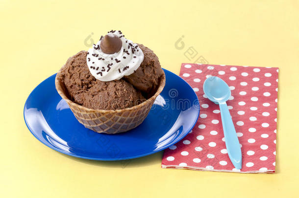 蓝盘巧克力冰淇淋