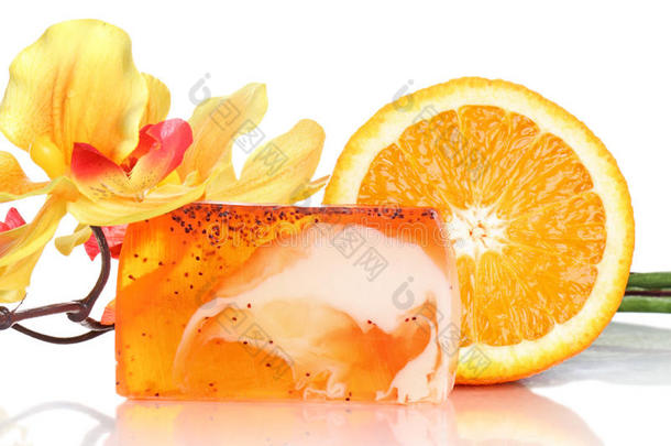 水疗概念、桃<strong>香皂</strong>、鲜<strong>花</strong>和鲜橙