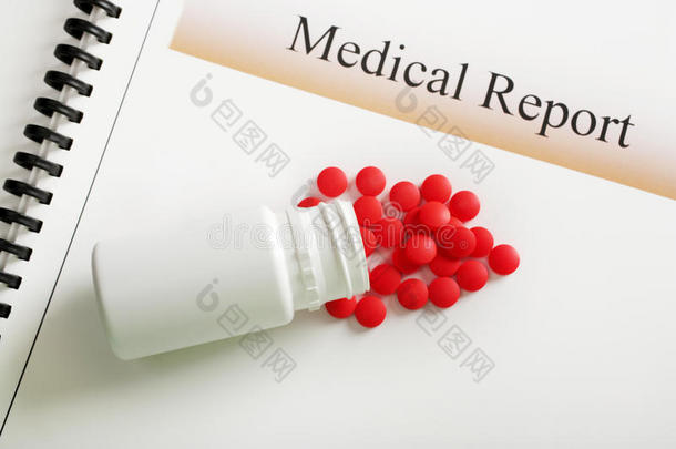 医疗报告红色药片和药瓶