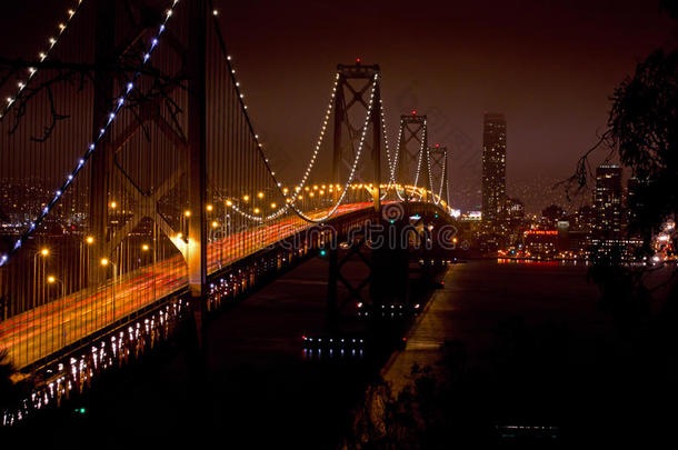 奥克兰湾夜间进驻旧金山