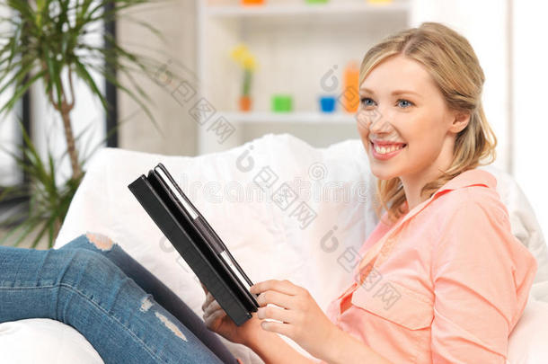 平板电脑快乐女人