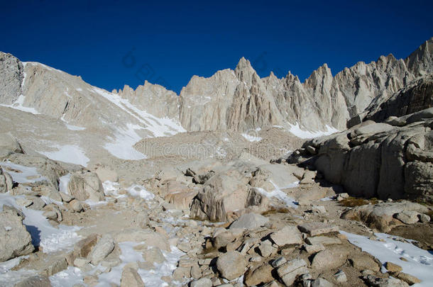 徒步旅行惠特尼山