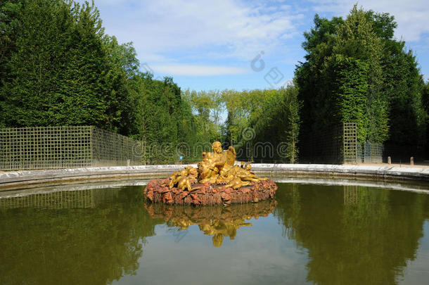 凡尔赛宫公园铜像