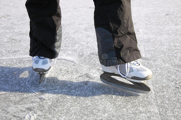 室外溜冰池冰天雪地的冬天