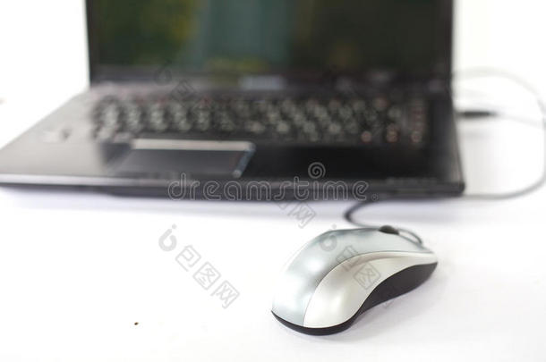 带笔记本电脑的鼠标