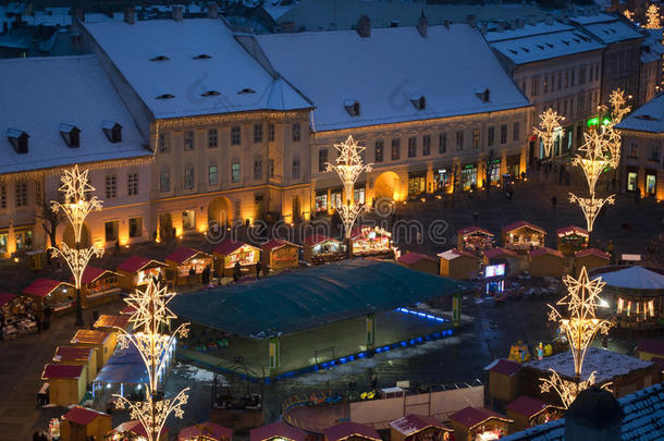 旧城广场的圣诞集市和灯饰