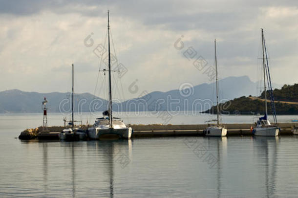 希腊港口或港口的帆船