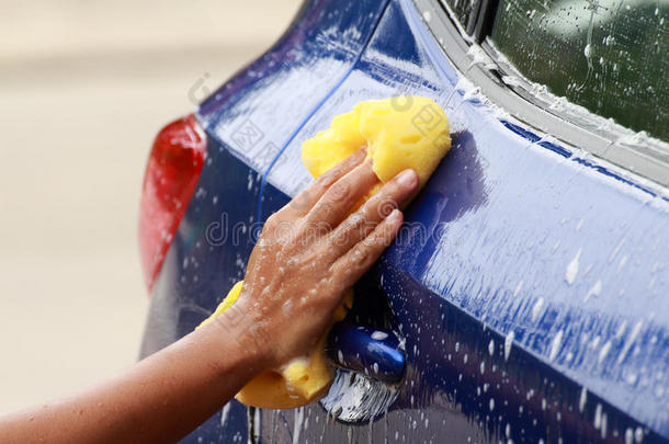 汽车蓝色气泡商业洗车