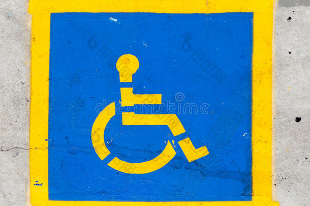 <strong>停车位</strong>上的残疾人标志