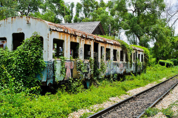 旧的废弃火车车厢