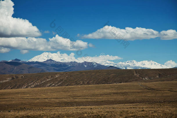 去科尔卡峡谷途中的风景