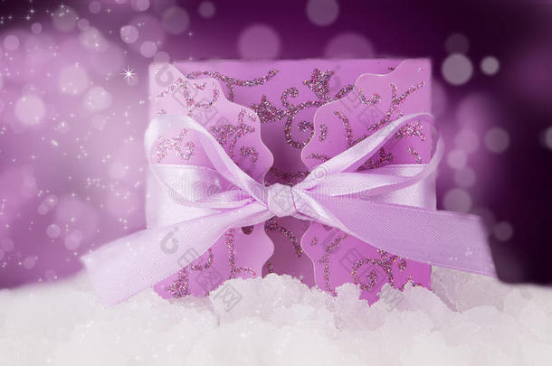 圣诞紫色礼品盒展示