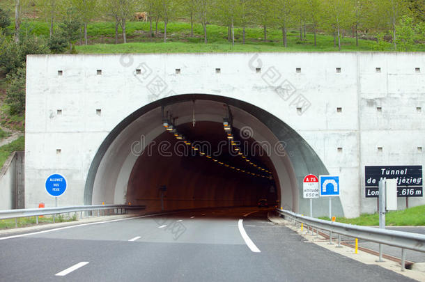a75型曲线入口法国高速公路