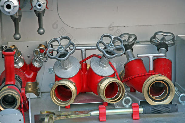 连接水泵和软管的消防水龙头