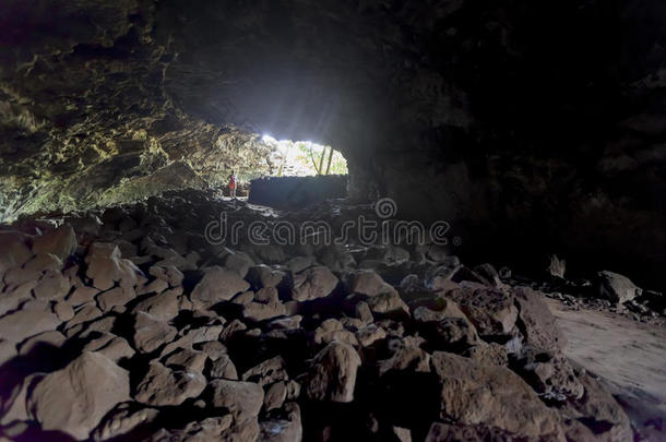 在复活节岛的一个洞穴里