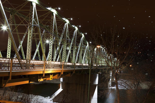 雪夜的芬利桥