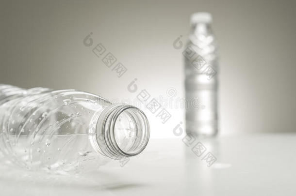 空塑料水瓶的瓶颈