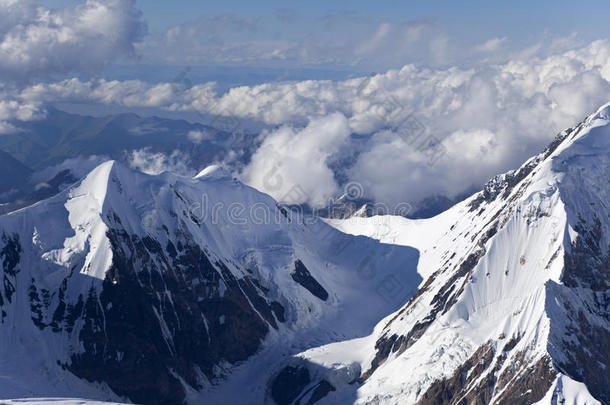 天山峨眉山