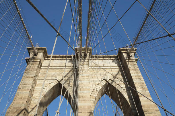 布鲁克林大桥<strong>柱子</strong>。水平方向。