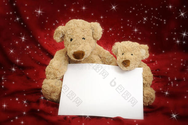 两个红色背景的泰迪熊和<strong>留言卡</strong>