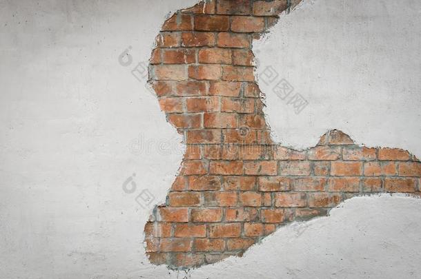 棕色砖墙，白漆混凝土图案