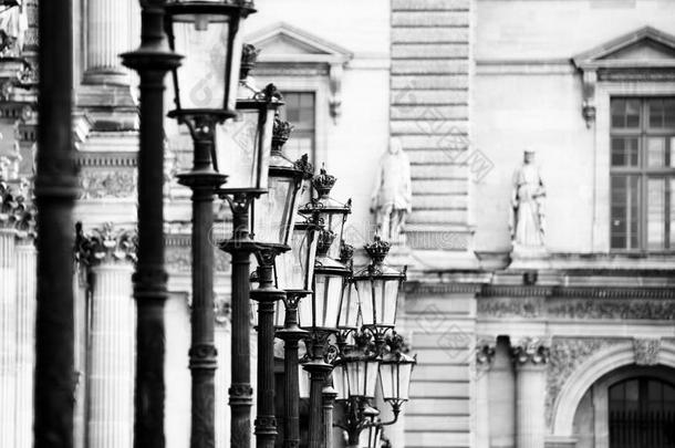 巴黎卢浮宫的灯具