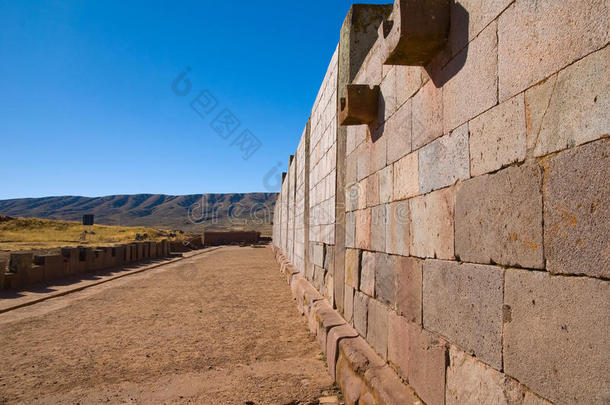 <strong>玻利维亚</strong>蒂瓦纳库城墙
