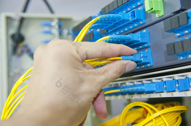 <strong>光纤网络</strong>电缆接线板