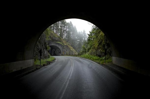 山岭隧道
