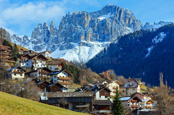 山地梯队村（意大利）。