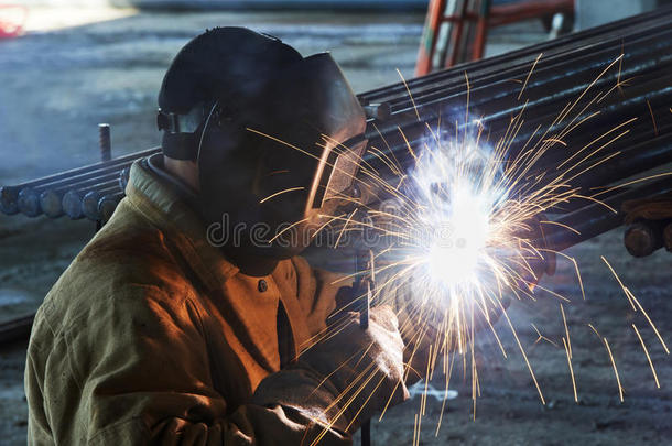 电弧焊工人