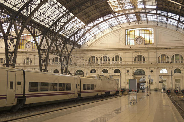 火车站。巴塞罗那。